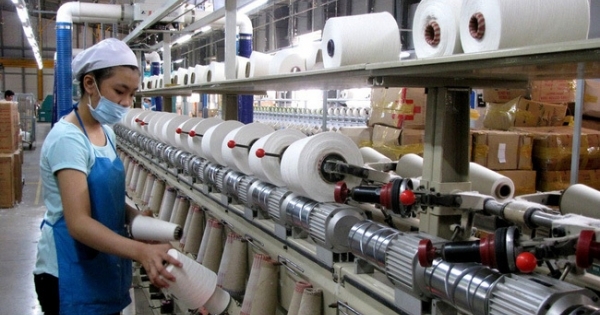 Tin kinh tế 6AM: Doanh nghiệp kiệt sức, mong chờ gói giải cứu mới; Đề xuất sửa khung giá nước sạch