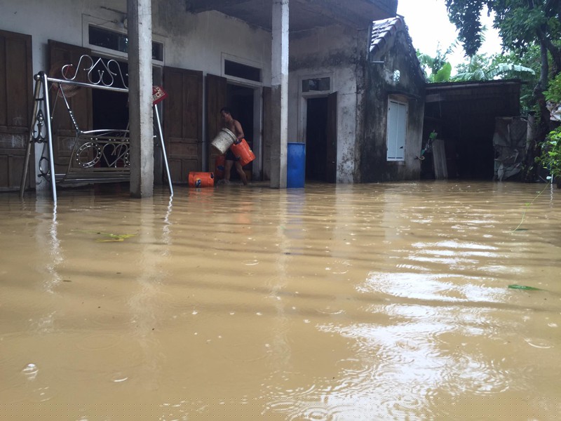  Mực nước tại Lệ Thủy vẫn có xu hướng tăng chậm trong sáng nay.