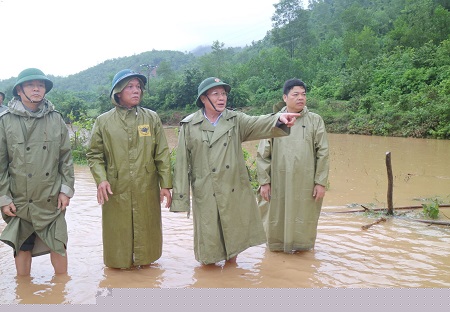 Lãnh đạo tỉnh Quảng Trị kiểm tra tình hình mưa lũ tại các huyện Hướng Hóa, Đăkrông . (Ảnh: VGP/Minh Trang)