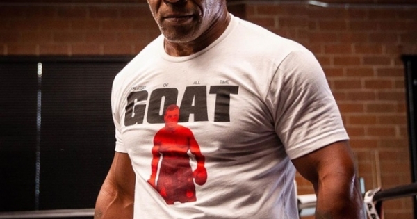 Huyền thoại Myke Tyson xác nhận chuẩn bị thượng đài với Roy Jones Jr