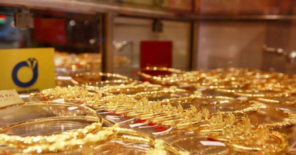 Giá vàng hôm nay 11/10: USD chạm đáy 3 tuần, giá vàng trở lại đỉnh cao