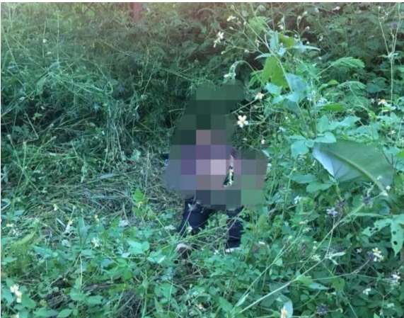 Hiện trường nơi phát hiện thi thể anh Lầu tại ven đường QL 32C.