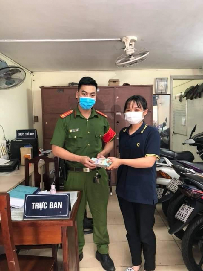 e8ee76f4b4894ad71398