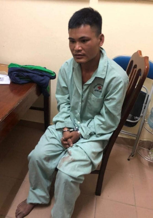 Nghi phạm Tiến đang bị bắt giữ.