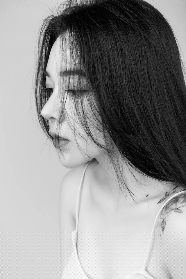 Ảnh đen trắng cũng cực kỳ cuốn hút.