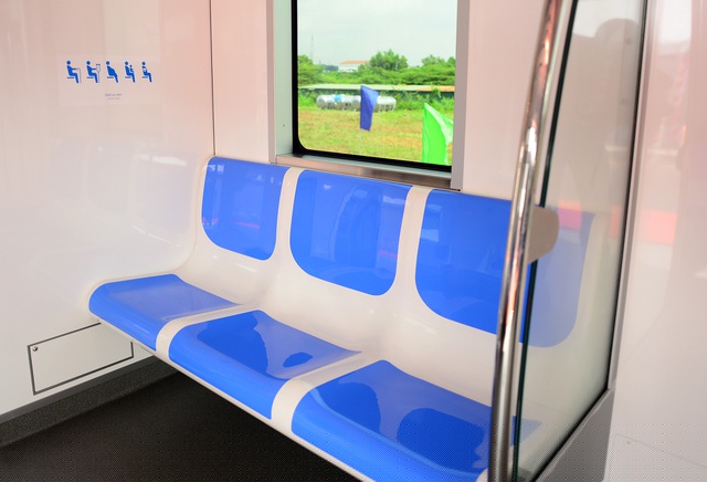 Hàng ghế ưu tiên dành cho người già, phụ nữ mang thai, trẻ nhỏ.