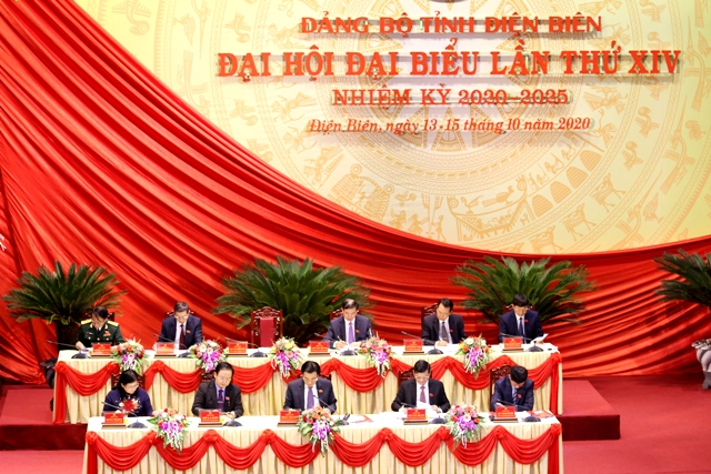 Đoàn Chủ tịch điều hành Đại hội.