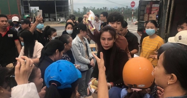 Thuỷ Tiên quyên góp được 10 tỷ, trực tiếp đến hỗ trợ người dân Huế