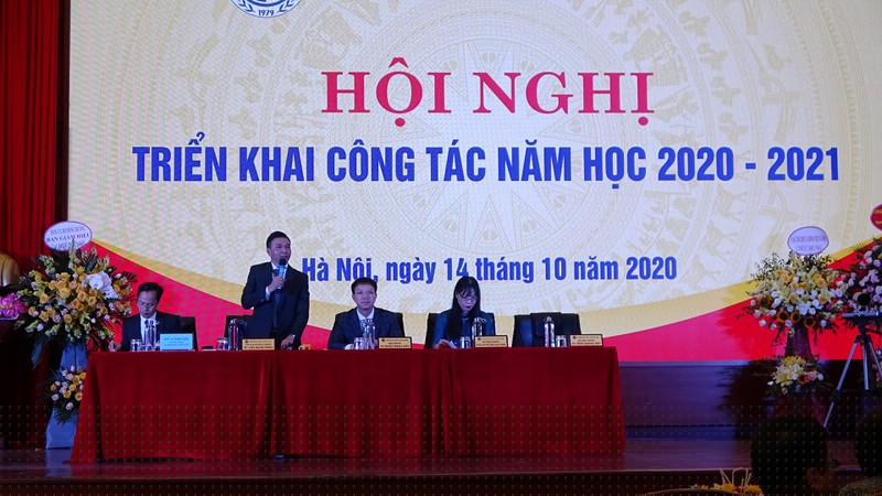  Lãnh đạo Nhà trường đồng chủ trì Hội nghị.