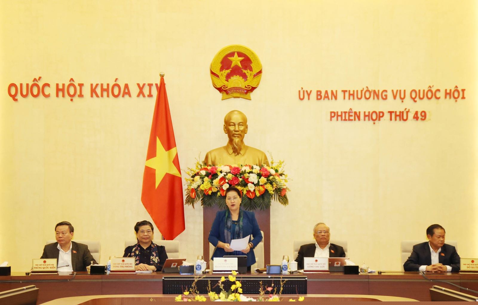 Chủ tịch Quốc hội Nguyễn Thị Kim Ngân chủ trì và phát biểu bế mạc Phiên họp thứ 49 của Ủy ban Thường vụ Quốc hội. Ảnh: Trọng Đức/TTXVN