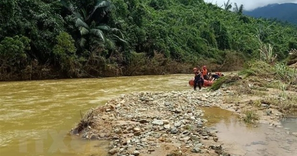 Truy tặng Huy hiệu dũng cảm cho 2 chiến sỹ hy sinh ở Rào Trăng 3