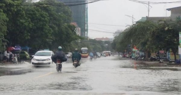 Thời tiết hôm nay (19/10): Miền Trung tiếp tục mưa lũ lớn, Bắc Bộ có mưa lạnh