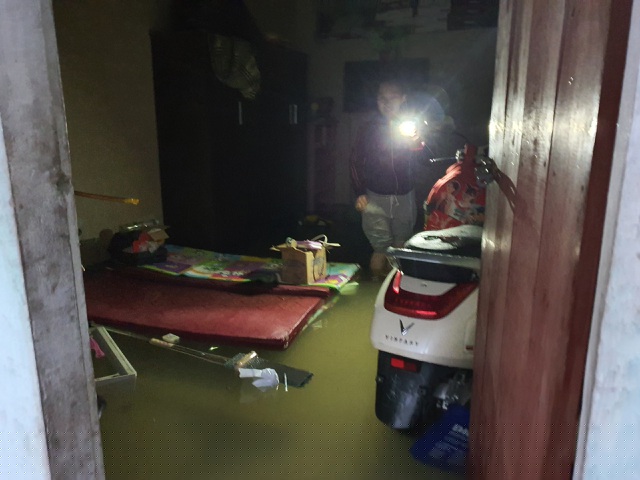 Đêm qua hầu như người dân tại TP Hà Tĩnh và huyện Cẩm Xuyên không ngủ.