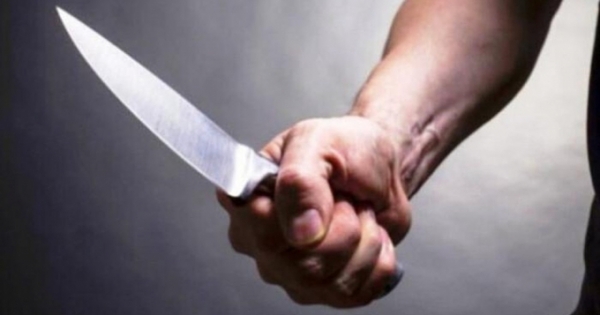 TP HCM: Tên cướp táo tợn kề dao vào cổ cô gái trẻ, ép chuyển tiền qua tài khoản