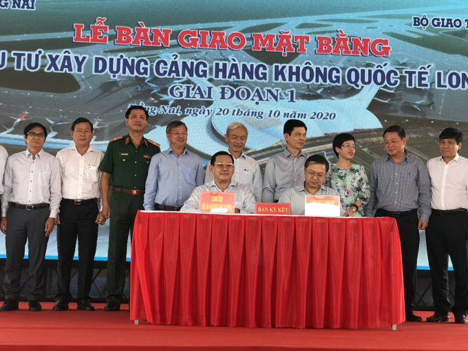 ky ban giao mat bang.