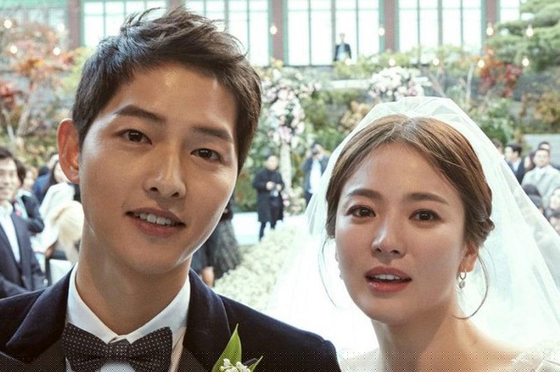 Song Hye Kyo và Song Joong Ki tổ chức hôn lễ hoành tráng vào năm 2017 sau gần 2 năm tìm hiểu bí mật. 