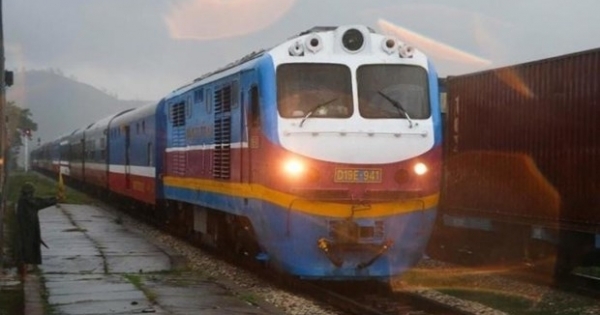 Đường sắt Bắc-Nam thông tuyến, sẵn sàng vận chuyển hàng cứu trợ