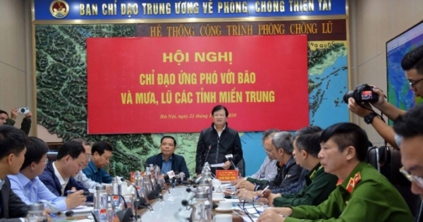 Tính toán phương án sử dụng trực thăng để đẩy nhanh tốc độ cứu trợ người dân vùng lũ