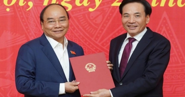 Thủ tướng trao Quyết định bổ nhiệm Phó Chủ nhiệm Văn phòng Chính phủ