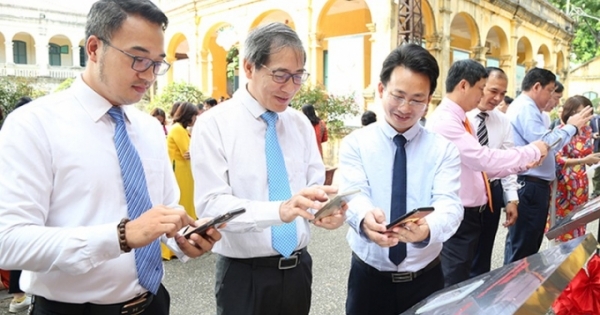 Hà Nội lắp đặt điểm quét mã QR để quảng bá du lịch