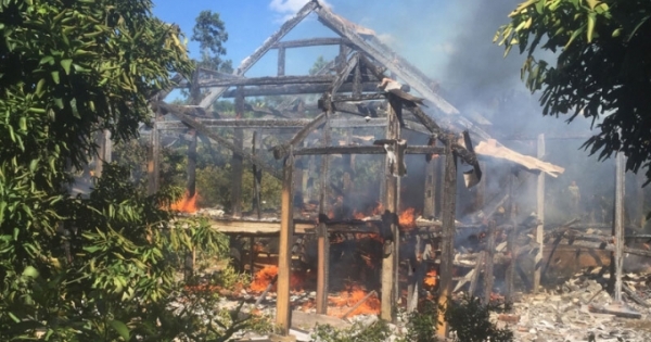 Bà hỏa thiêu rụi nhà sàn, cụ bà 81 tuổi ở Lào Cai tử vong