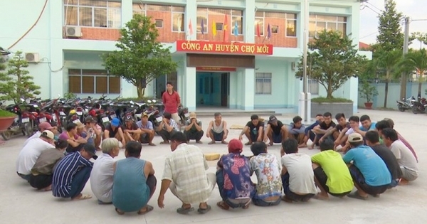 Bắt giữ 36 đối tượng đá gà ăn tiền