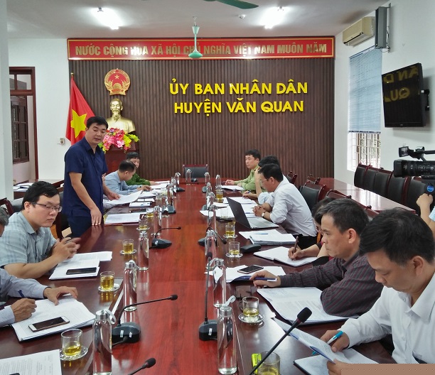 Đoàn kiểm tra, giám sát làm việc với Ban Chỉ đạo liên ngành VSATTP huyện Văn Quan.