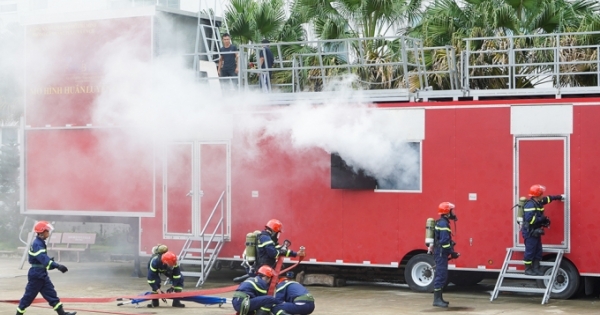 Công an TP HCM tiếp nhận gói trang thiết bị PCCC và cứu nạn cứu hộ trị giá 22,1 tỷ đồng từ tập đoàn Hưng Thịnh