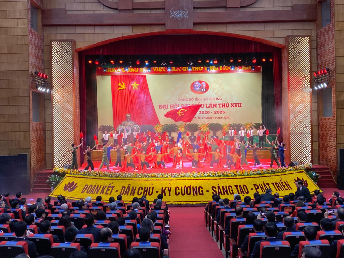 Chương trình văn nghệ chào mừng Đại hội.