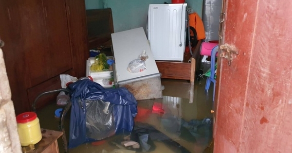 Phóng viên mùa lũ - sau những dòng tin nóng là nước mắt