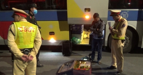 Lạng Sơn: Bắt giữ đối tượng vận chuyển 25kg pháo nổ trái phép