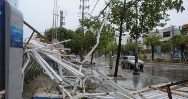 Bão số 9 đổ bộ vào miền Trung làm mất điện 21.863 trạm biến áp