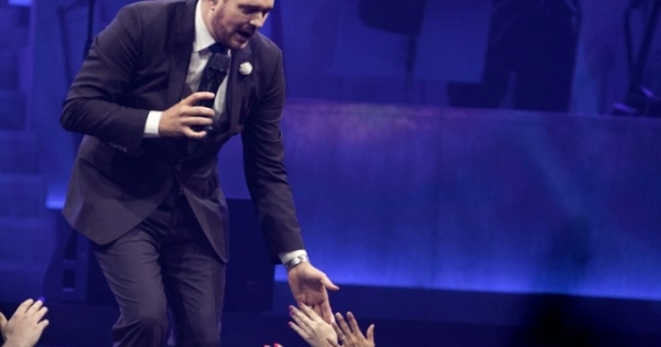 Vì sao giọng hát tình ca của Michael Bublé lại “ăn khách” đến vậy?