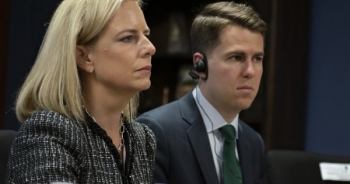 Cựu Chánh văn phòng Bộ An ninh Nội địa Mỹ thừa nhận "bán đứng" ông Trump