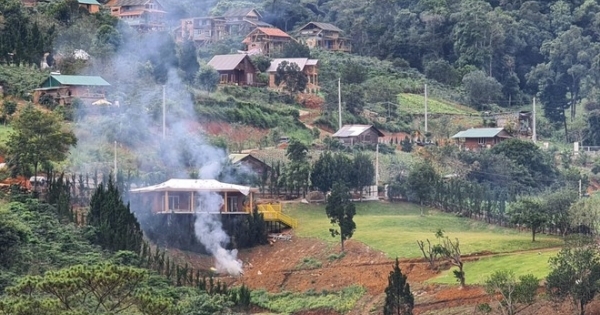 Hàng chục ngôi nhà tại 