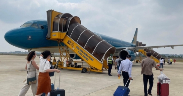 Tính kế phục hồi kinh tế: Chuyên gia nói gì?