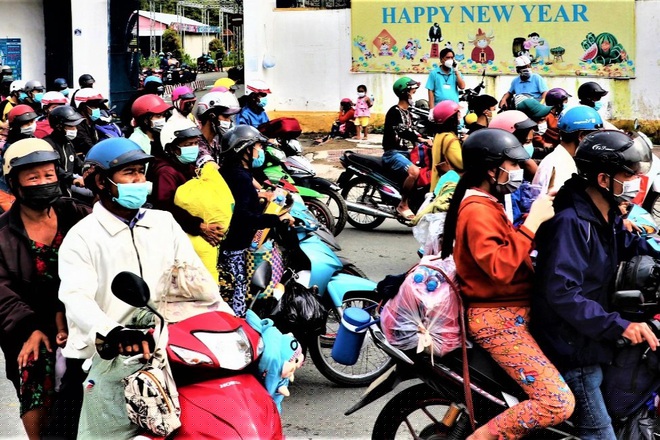 4 ngày qua các tỉnh ĐBSCL đã đón khoảng 200.000 người dân về quê (Ảnh: CTV).