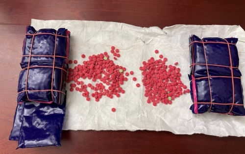 Vừa ra tù, "tập kết" 4.600 viên hồng phiến trong nhà bán kiếm lời thì bị bắt