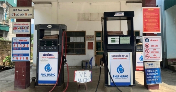 Xử phạt 10 triệu đồng cửa hàng xăng dầu treo biển “về ăn cơm”