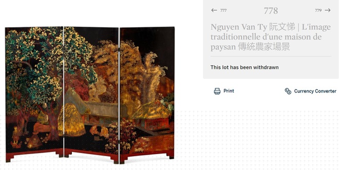 Chỉ v&agrave;i ng&agrave;y trước khi phi&ecirc;n đấu gi&aacute; diễn ra, một bức tranh sơn m&agrave;i vốn ban đầu được cho l&agrave; t&aacute;c phẩm của danh họa Nguyễn Văn Tỵ (1917 - 1992) đ&atilde; bị r&uacute;t khỏi sự kiện, v&igrave; những nghi vấn đ&acirc;y l&agrave; tranh giả.