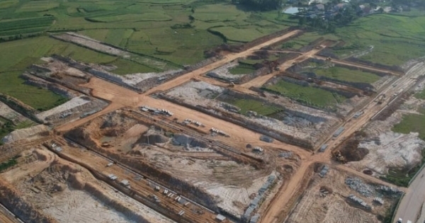 Bị yêu cầu tạm dừng, môi giới BĐS vẫn mời khách hàng nhận đặt cọc tại KĐT mới Thanh Minh