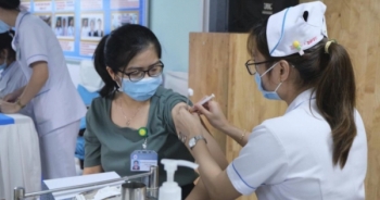 Đảm bảo 100% cán bộ giáo viên Hà Nội tiêm vaccine COVID-19