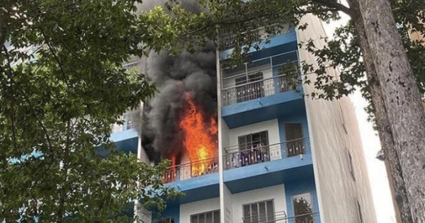 Lửa bất ngờ bốc cháy tại ký túc xá Đại học Kinh tế TP HCM
