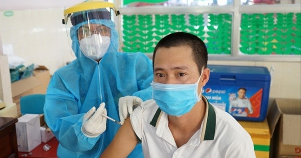 Đang làm rõ nguyên nhân vụ cháy lớn tại kho vải ở Đồng Nai