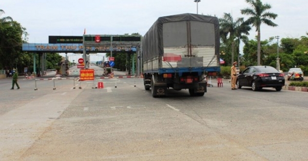 Hà Tĩnh: Bỏ yêu cầu phải có giấy xét nghiệm âm tính với người đã tiêm 2 mũi vắc-xin từ Nghệ An qua