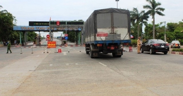 Hà Tĩnh: Bỏ yêu cầu phải có giấy xét nghiệm âm tính với người đã tiêm 2 mũi vắc-xin từ Nghệ An qua