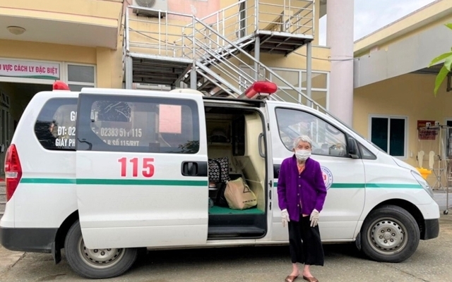 Nghệ An: Cụ bà 105 tuổi khỏi bệnh Covid-19