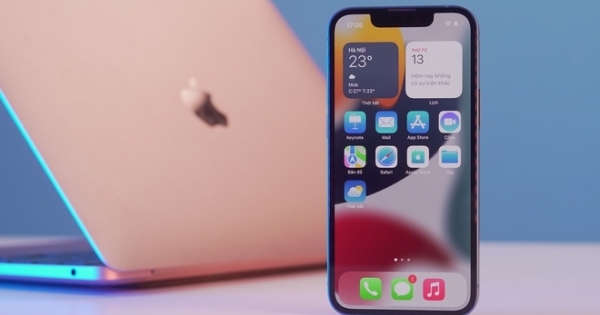 Trên tay iPhone 13 Mini tại Việt Nam, giá hơn 20 triệu đồng