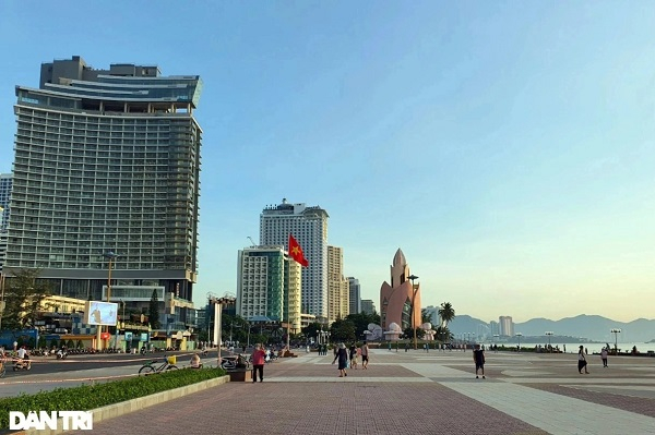 Khánh Hòa: Người vùng vàng được tập thể dục ngoài trời, quán mở bán mang về