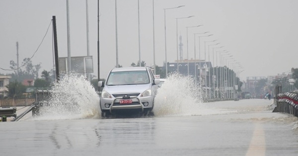"Điểm danh" các tuyến đường sạt lở, ngập lụt tại miền Trung